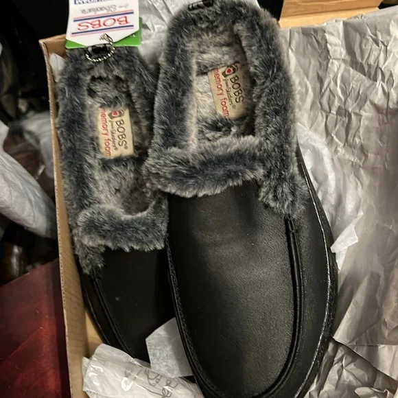 Woman Skechers Bobs Mountain Muse Fur Skipper Shoes 113791 Color Black Brand New - Picture 2 of 6